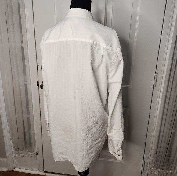 Women's Islander White Button Up Roll Up Long Sleeve Shirt  Size Medium - Picture 3 of 5